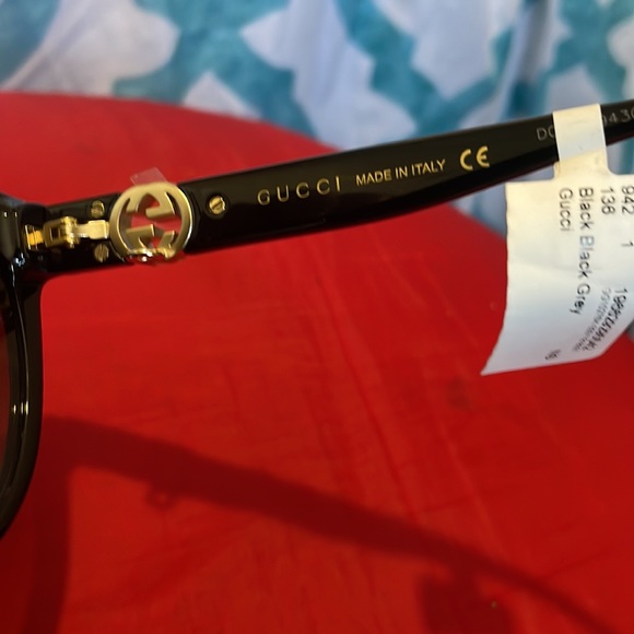 A pair of authentic Gucci glasses. - Picture 3 of 4